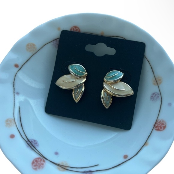 Vintage leafs earrings - Picture 3 of 4